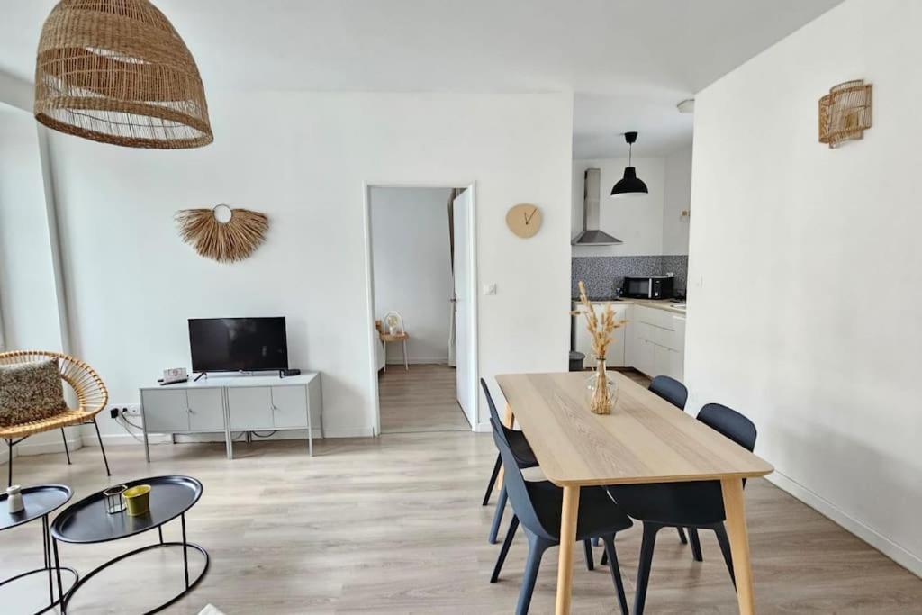Superbe Appartement 2 Chambres Au Coeur De Pau Exterior foto